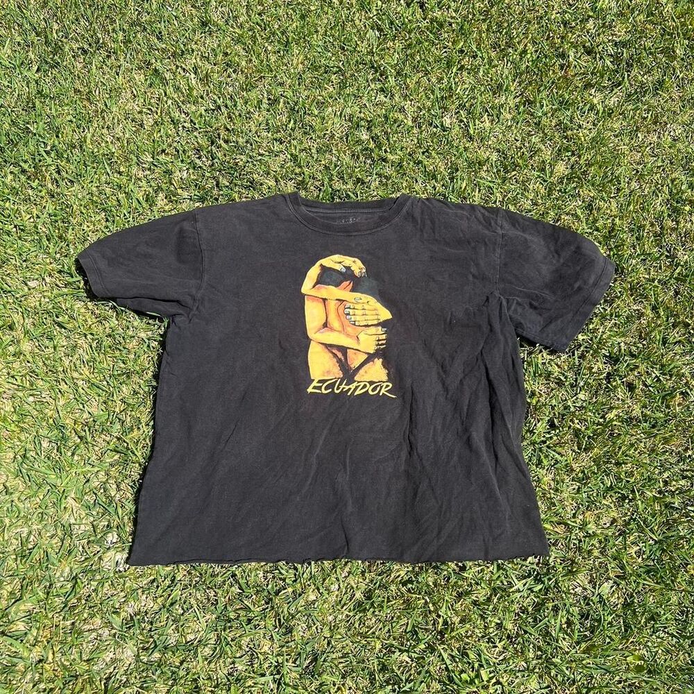 Ecuador art tee mens size XL